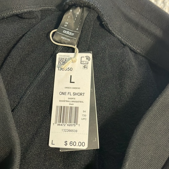 Men’s adidas basketball shorts with pockets - Picture 3 of 3